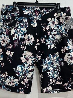 NWT Fit & Sight Petite XL Black Floral Bermuda Shorts with Pockets